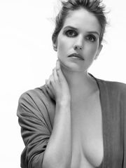 Image Laurence Arne nude